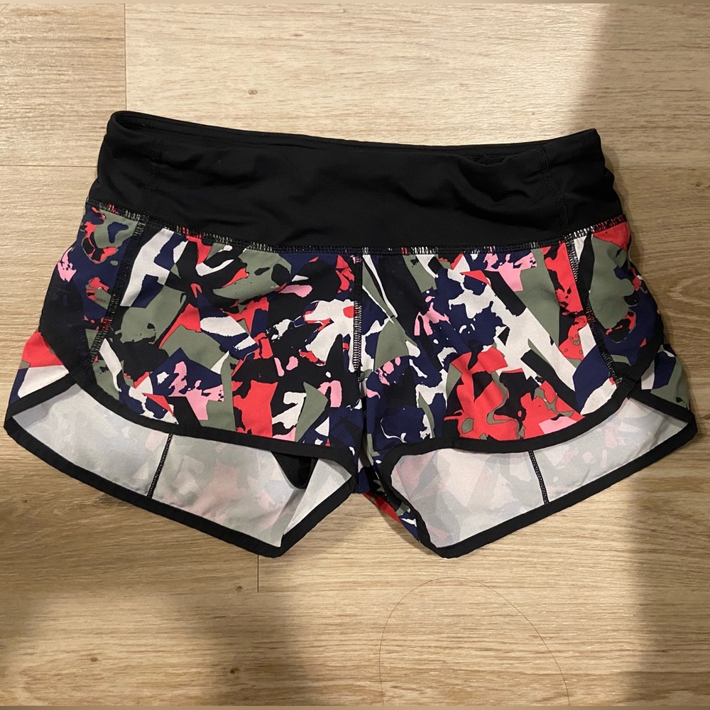 Lululemon speed up run low rise 2.5inch floral print size 4 shorts